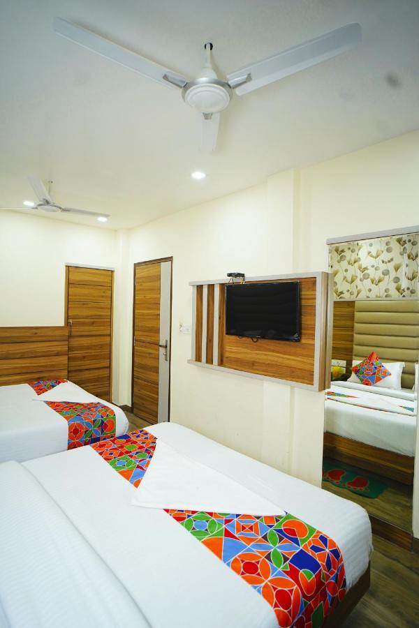 Hotel Delhi Darshan Deluxe-By Rsl Hospitality New Delhi Extérieur photo